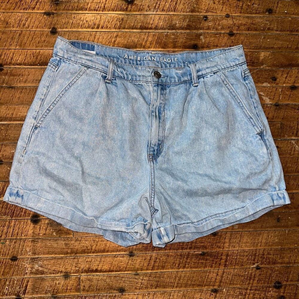 American Eagle high waisted cuffed size 12 mom shorts